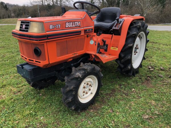 Kubota B1-17